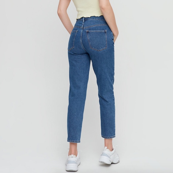 Aritzia Matilda High-Waisted Mom Jeans in 4 - Picture 5 of 10
